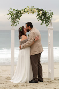 Bustles On Wheels (Mobile Bridal Alterations) - Photo 7 - Car repair in , Chula Vista