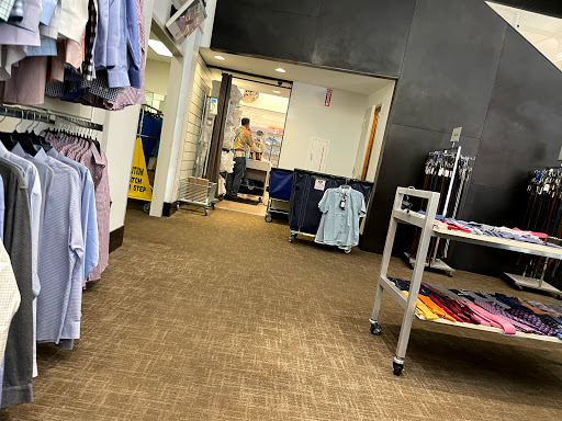 Department Store «Nordstrom Rack Chestnut Street», reviews and photos, 1700 Chestnut St, Philadelphia, PA 19103, USA