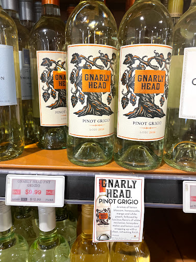 State Liquor Store «NH Liquor & Wine Outlet», reviews and photos, 92 Cluff Crossing Rd, Salem, NH 03079, USA