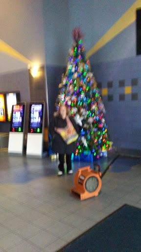 Movie Theater «MJR Waterford Digital Cinema 16», reviews and photos, 7501 Highland Rd, Waterford Twp, MI 48327, USA