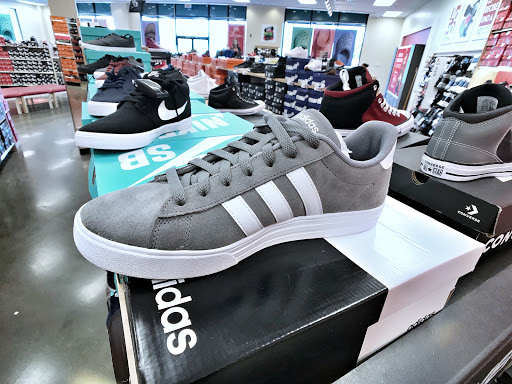 Shoe Store «Famous Footwear», reviews and photos, 2300 Daniels St, Manteca, CA 95337, USA