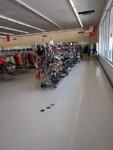 Thrift Store «Mega Thrift University Parkway», reviews and photos, 2816 University Pkwy, Winston-Salem, NC 27105, USA