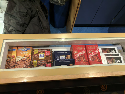 Movie Theater «Esquire Theatre», reviews and photos, 320 Ludlow Ave, Cincinnati, OH 45220, USA