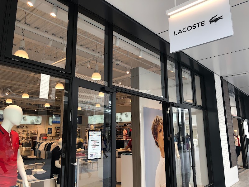 LACOSTE THE OUTLETS HIROSHIMA店