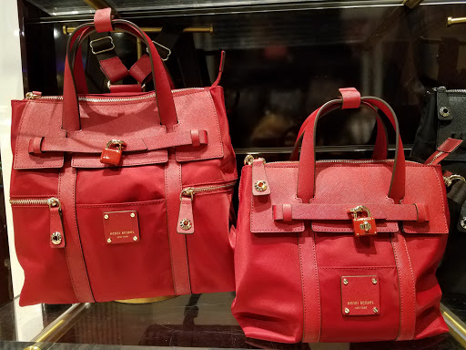 Fashion Accessories Store «Henri Bendel», reviews and photos, 845 N Michigan Ave, Chicago, IL 60611, USA