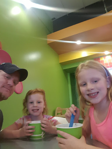 Ice Cream Shop «Swirlz Of Paragould», reviews and photos, W Kingshighway, Paragould, AR 72450, USA