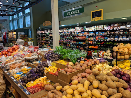 Grocery Store «Bow Street Market», reviews and photos, 79 Bow St, Freeport, ME 04032, USA