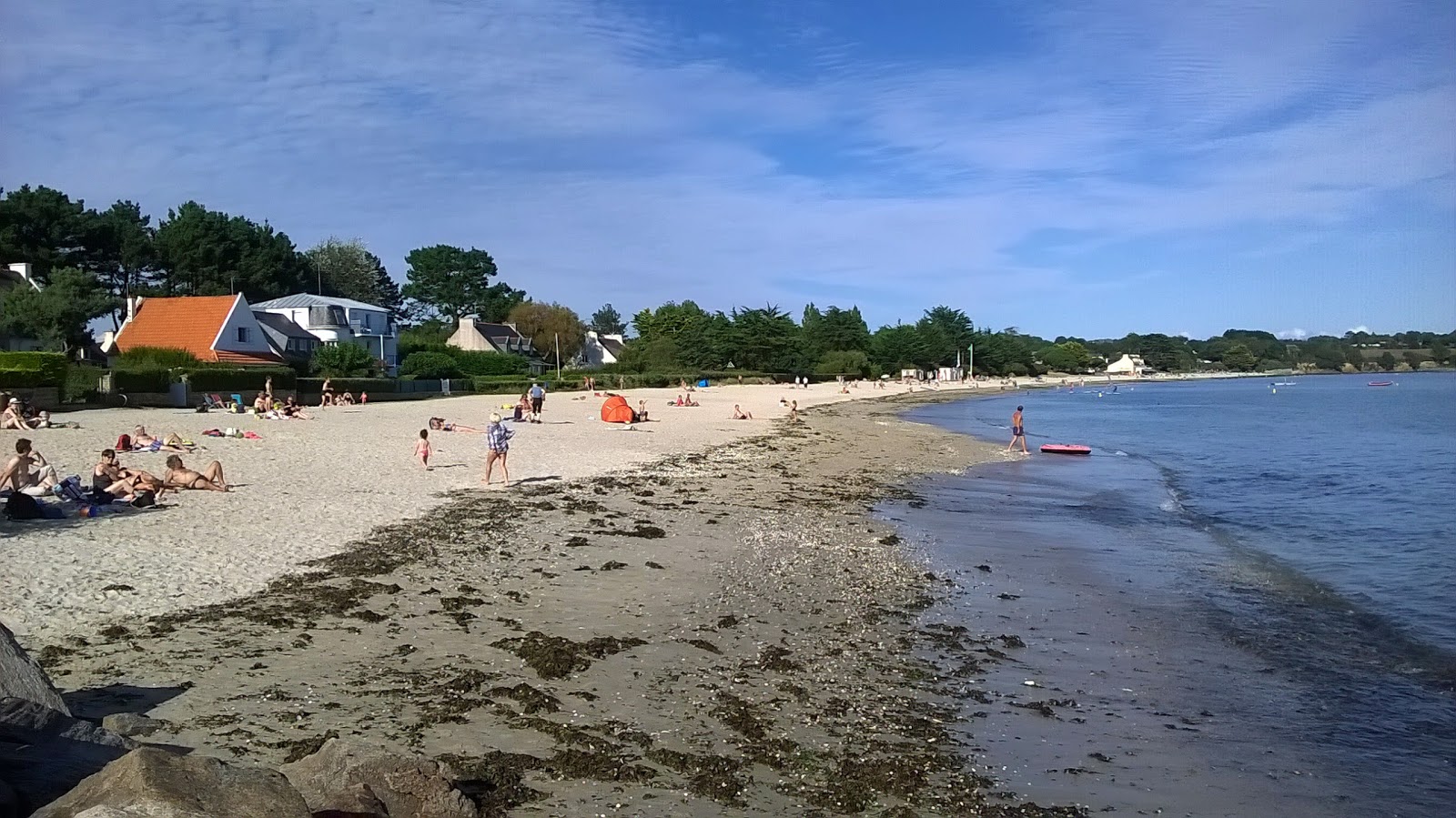 Foto di Plage de Kerleven con una superficie del sabbia beige