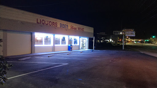 Liquor Store «Sunset Point Liquors», reviews and photos, 2516 Sunset Point Rd, Clearwater, FL 33765, USA