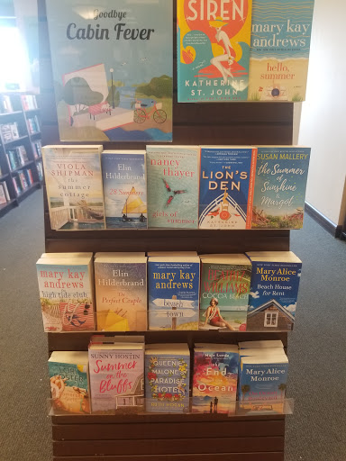 Book Store «Barnes & Noble», reviews and photos, 47 E Chicago Ave, Naperville, IL 60540, USA