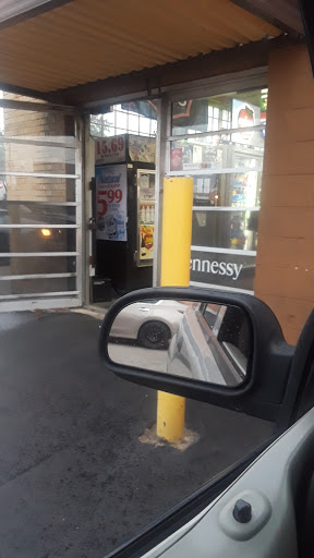 Wine Store «Teutonia Wine & Liquor», reviews and photos, 2232 W Capitol Dr, Milwaukee, WI 53206, USA