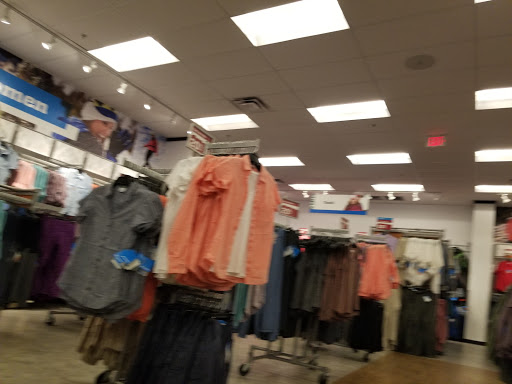 Sportswear Store «Columbia Sportswear Store - Gilroy, CA», reviews and photos, 681 Leavesley Rd d135, Gilroy, CA 95020, USA