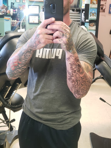 Tattoo Shop «Wicked Parrot Tattoo», reviews and photos, 1085 Colington Rd, Kill Devil Hills, NC 27948, USA