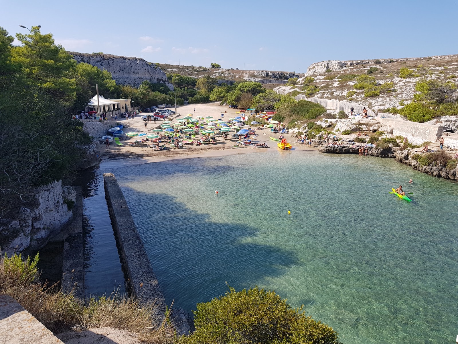 Fotografie cu Spiaggia di Porto Badisco cu o suprafață de nisip strălucitor