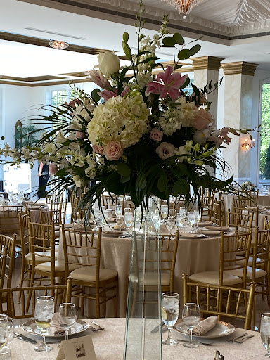 Gift Shop «Avenue Flower Shop», reviews and photos, 10632 S Cicero Ave, Oak Lawn, IL 60453, USA