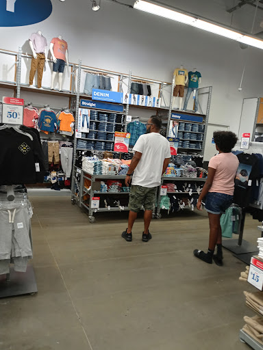 Clothing Store «Old Navy», reviews and photos, 15661 S Apopka Vineland Rd, Orlando, FL 32821, USA