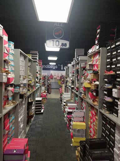 Shoe Store «Wholesale Fashion Shoes», reviews and photos, 4041 E Thomas Rd, Phoenix, AZ 85018, USA