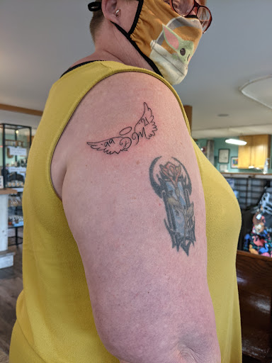 Tattoo Shop «Crimson Heart Designs Tattoo», reviews and photos, 162 13 1/2 - 14th Ave, Turtle Lake, WI 54889, USA
