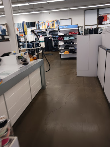 Clothing Store «Old Navy», reviews and photos, 1852 Hilliard Rome Rd, Hilliard, OH 43026, USA