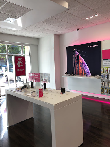 Cell Phone Store «T-Mobile», reviews and photos, 505 E Hamilton Ave, Campbell, CA 95008, USA