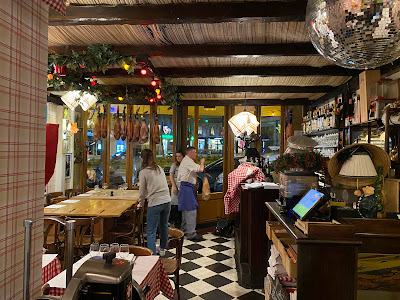 Chez Marcel à Paris