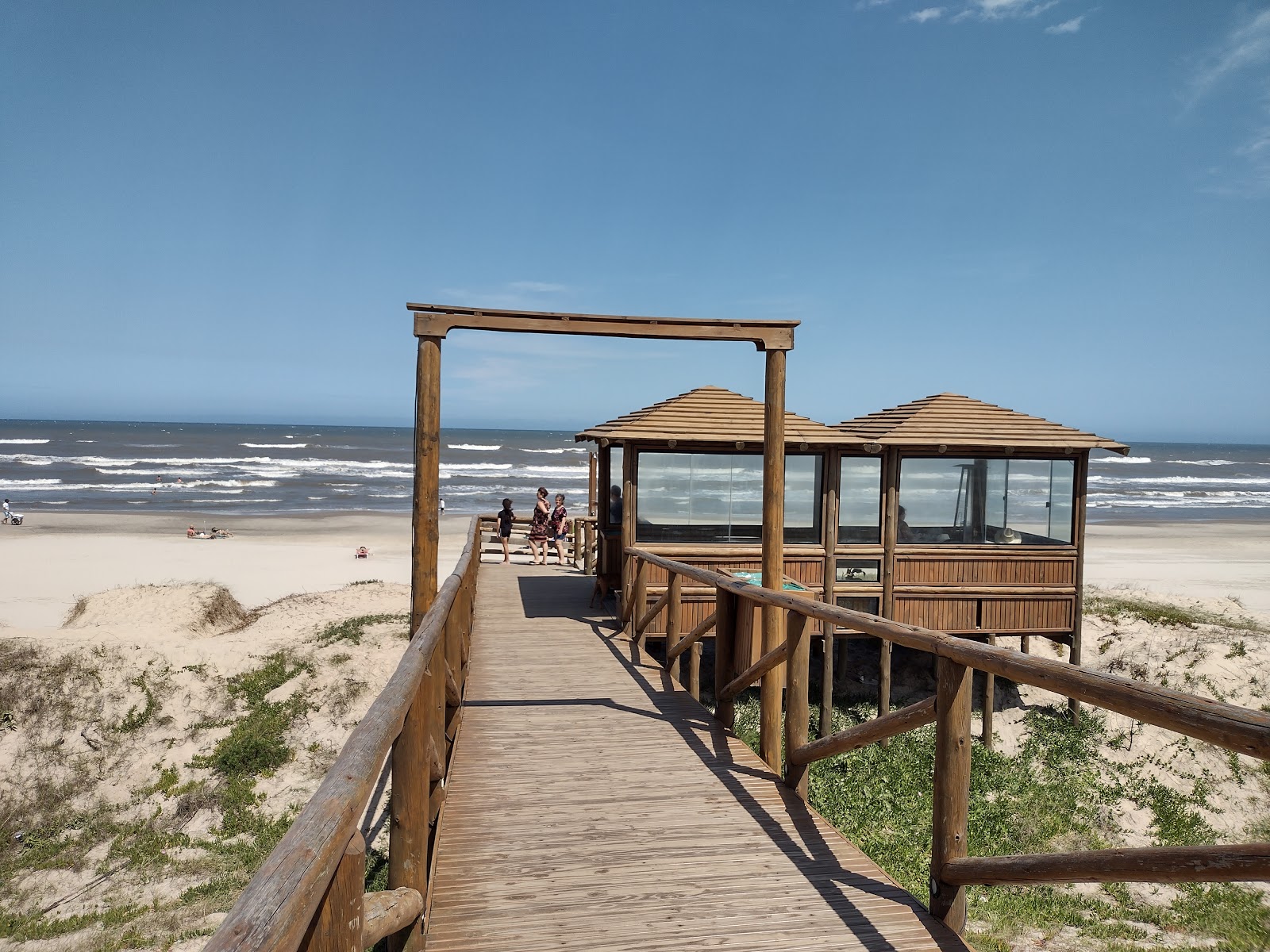 Foto de Praia Turimar con agua turquesa superficie