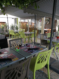 Atmosphère du Restaurant familial Au Restau Dix Vins à Domérat - n°16