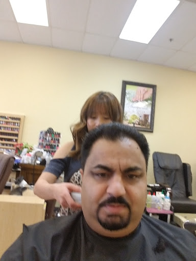 Shopping Mall «Calvine Plaza Shopping Center», reviews and photos, 8325 Elk Grove Florin Rd, Sacramento, CA 95829, USA