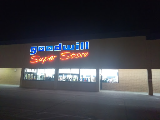 Thrift Store «Goodwill Super Store», reviews and photos, 825 W Pipeline Rd, Hurst, TX 76053, USA