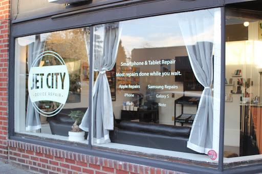 Electronics Repair Shop «Jet City Device Repair», reviews and photos, 3642 Wallingford Ave N, Seattle, WA 98103, USA