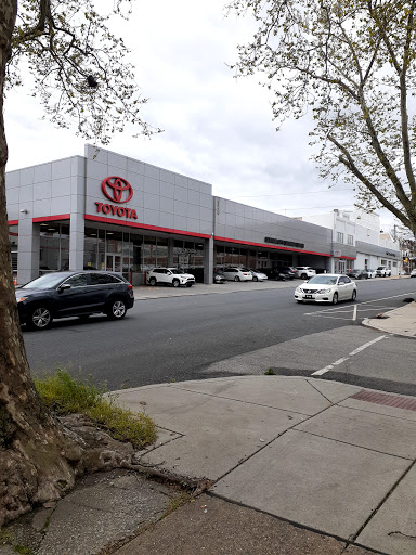 Toyota Dealer «Central City Toyota», reviews and photos, 4800 Chestnut St, Philadelphia, PA 19139, USA