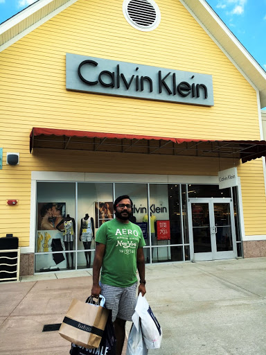 Shopping Mall «Jersey Shore Premium Outlets», reviews and photos, 1 Premium Outlet Blvd, Tinton Falls, NJ 07753, USA