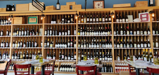 Wine Store «Oakton Wine Shop LLC», reviews and photos, 2952 Chain Bridge Rd, Oakton, VA 22124, USA