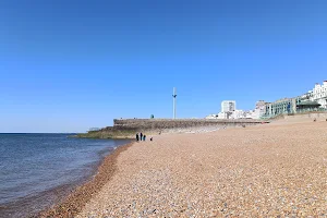 Brighton seafront image