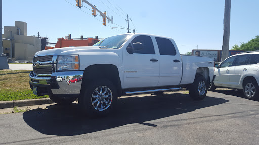 San Diego Auto Sales, 2000 E Euclid Ave, Des Moines, IA 50317, USA, 