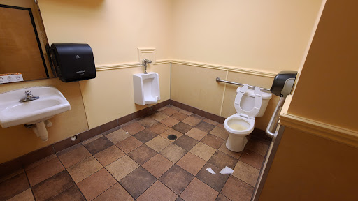 Mexican Restaurant «QDOBA Mexican Eats», reviews and photos, 3279 Washtenaw Ave #103, Ann Arbor, MI 48104, USA