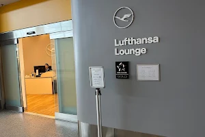 Lufthansa Senator / Business Lounge image
