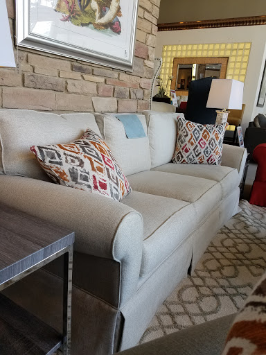 Furniture Store «Rooms To Go & Rooms To Go Kids Furniture Store - Montgomery», reviews and photos, 6810 Eastchase Pkwy Suite A, Montgomery, AL 36117, USA