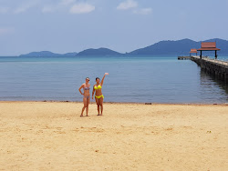 Zdjęcie Koh Chang Tai Beach poparte klifami