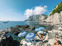 Foto von Fontelina Beach mit sehr sauber Sauberkeitsgrad