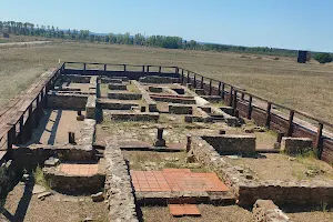 Centro de Interpretación de los Campamentos Romanos y Museo Arqueológico image