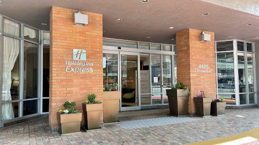 Holiday Inn Express Vancouver-Metrotown (Burnaby), an IHG Hotel
