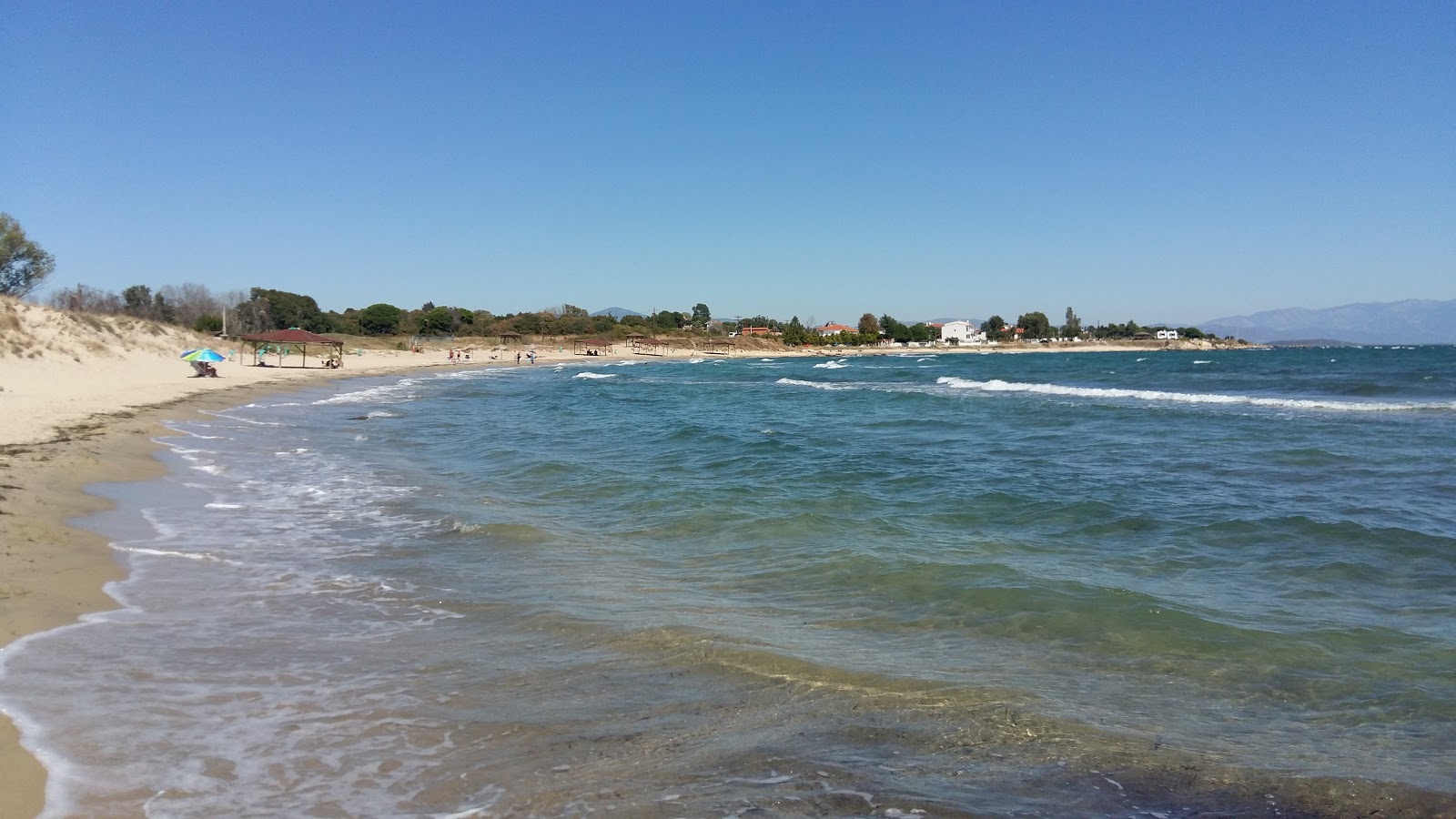 Foto de Avdira beach y el asentamiento