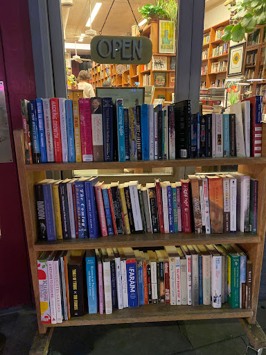 Used Book Store «Mercer Street Books», reviews and photos, 7 Mercer St, Seattle, WA 98109, USA