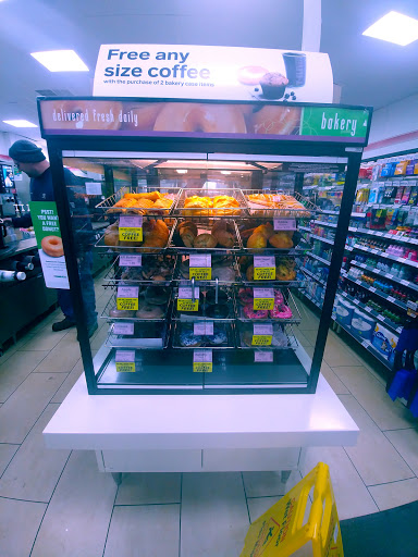 Convenience Store «7-Eleven», reviews and photos, 58-20 Francis Lewis Blvd, Fresh Meadows, NY 11365, USA