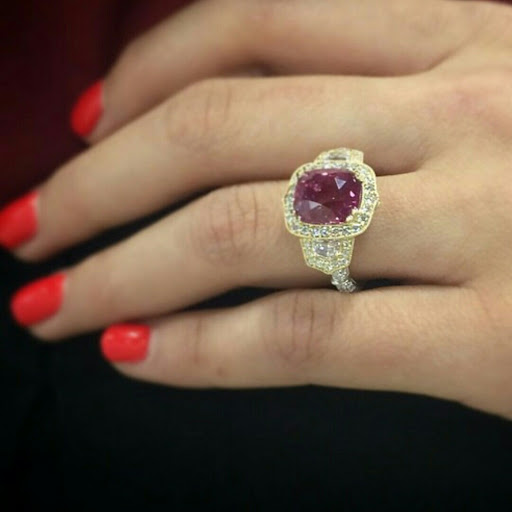 Jewelry Store «Lustig Jewelers», reviews and photos, 281 W Townline Rd, Vernon Hills, IL 60061, USA