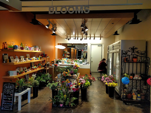 Florist «Blooms», reviews and photos, 900 SW 5th Ave, Portland, OR 97204, USA