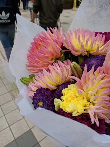 Florist «City Bloom, Inc», reviews and photos, 1300 Clay St #162b, Oakland, CA 94612, USA