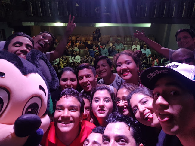 Cómicos Escuela de Actuación para Teatro, TV, Cine, Video. Clases y Talleres de Actuación en Guayaquil - Cine