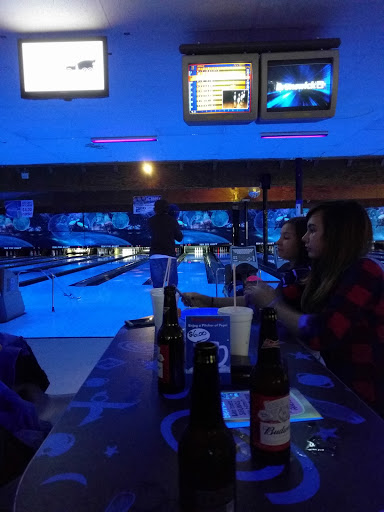 Shopping Mall «River Pointe Mall», reviews and photos, 401 E Clifty Dr, Madison, IN 47250, USA